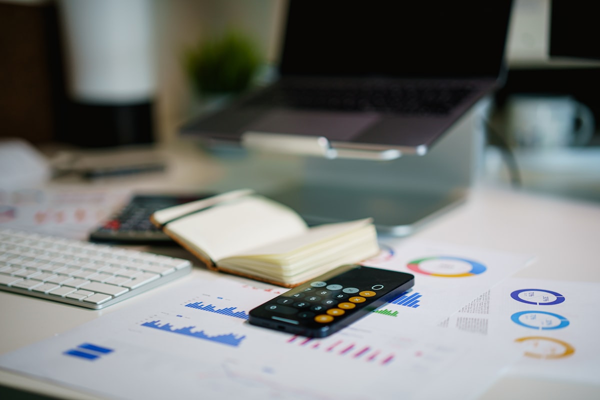 Advisor and business owner reviewing valuation risk factors together